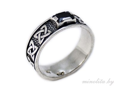 Серебряное кольцо с черным камнем мужское
