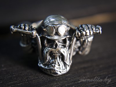 кольцо серебряное байкер