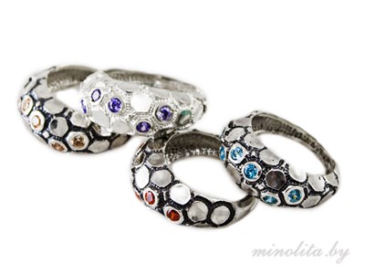 Серебряное кольцо женское с цирконами.