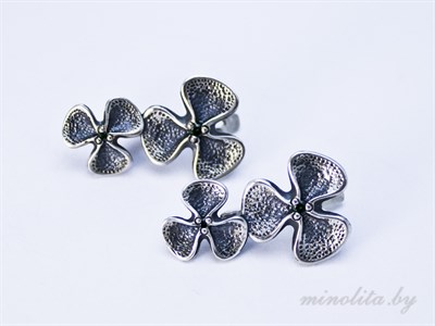 Серебряные серьги с цветами