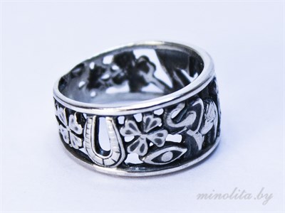 Серебряное кольцо с символами удачи и долголетия