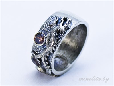 Серебряное кольцо дракон с камнями