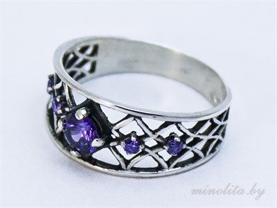 ажурное кольцо с фиолетовым камнем