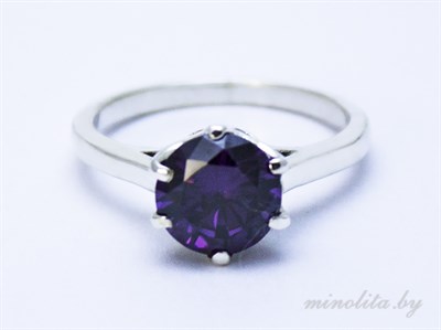 кольцо с крупным фиолетовым камнем