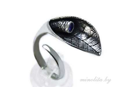 Серебряное кольцо цветок с фиолетовым камнем