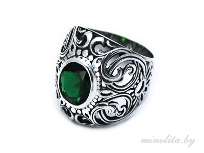 Серебряный перстень с зеленым камнем