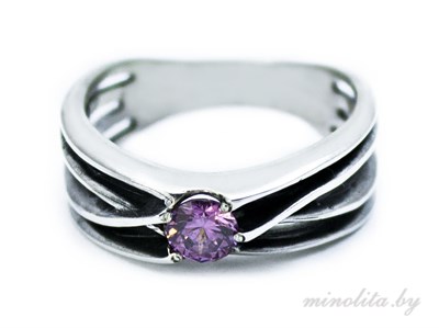 Серебряное женское кольцо с розовым камнем