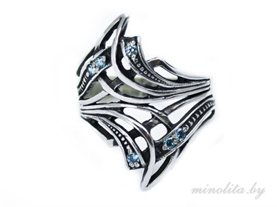 Серебряное женское кольцо с голубыми камнями