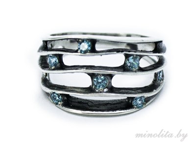 серебряное кольцо с голубыми цирконами